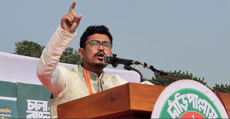 লন্ডন-দিল্লিতে নয়, রাজনীতি করতে হবে দেশের মাটিতে: সাদিক কায়েম